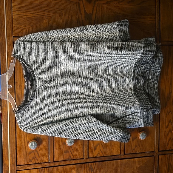 DENVER HAYES silver threaded sweater - Picture 1 of 7